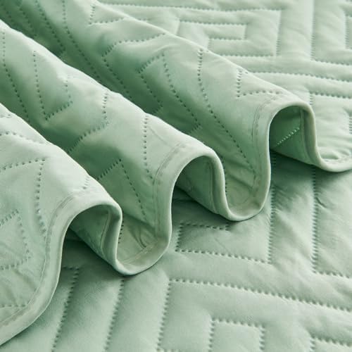 Oversized King Bedspread 128x120 Green Quilted Reversible Comforter Set