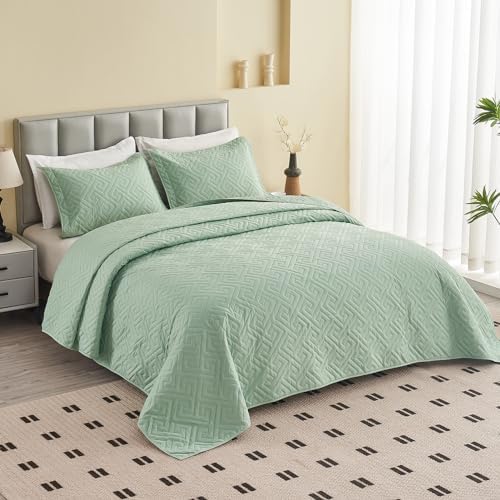Oversized King Bedspread 128x120 Green Quilted Reversible Comforter Set