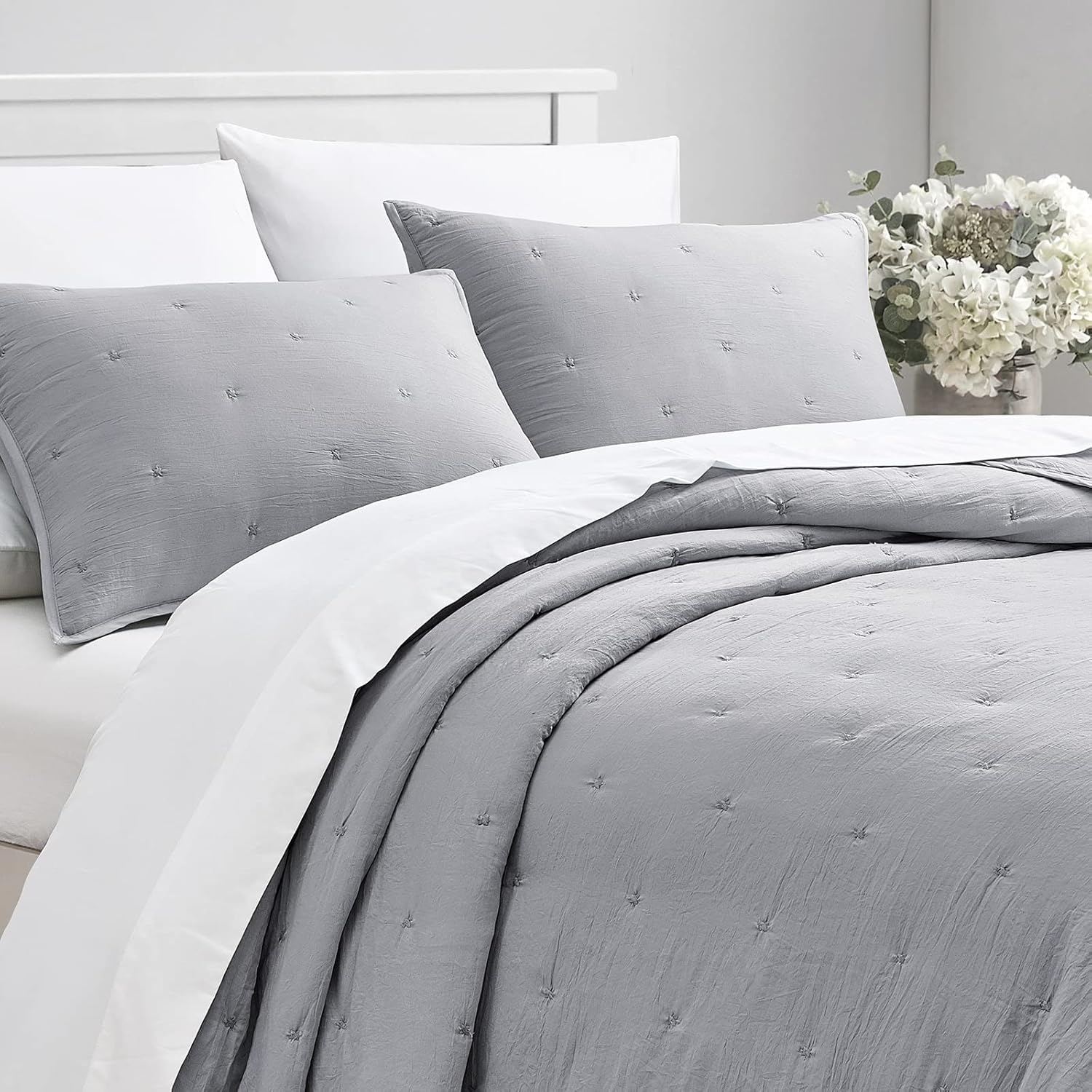 BOURINA 3-Piece Oversized King Quilt Set with Star Embroidery 1