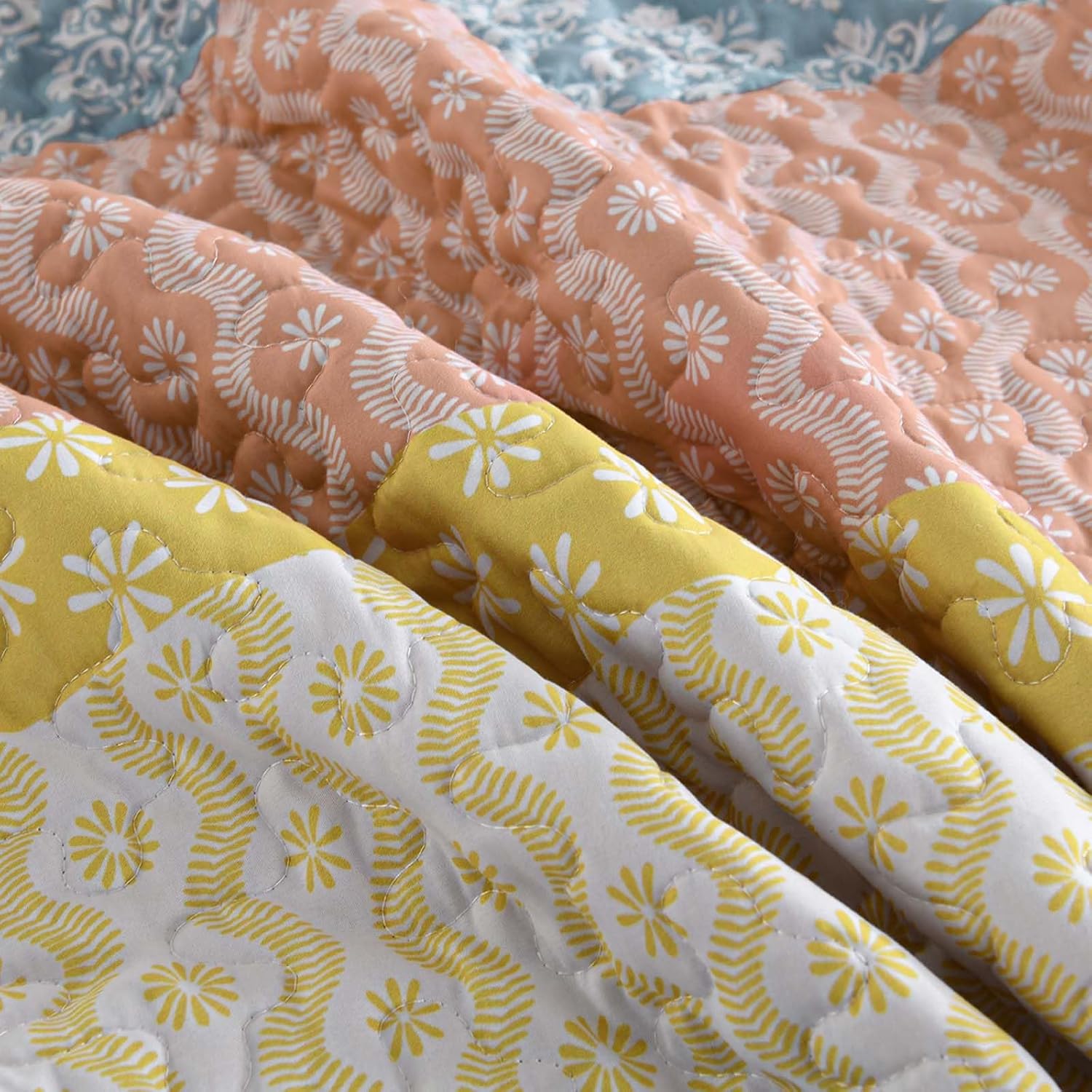 Boho Queen Quilt Set with 3 Pieces Striped Coverlet