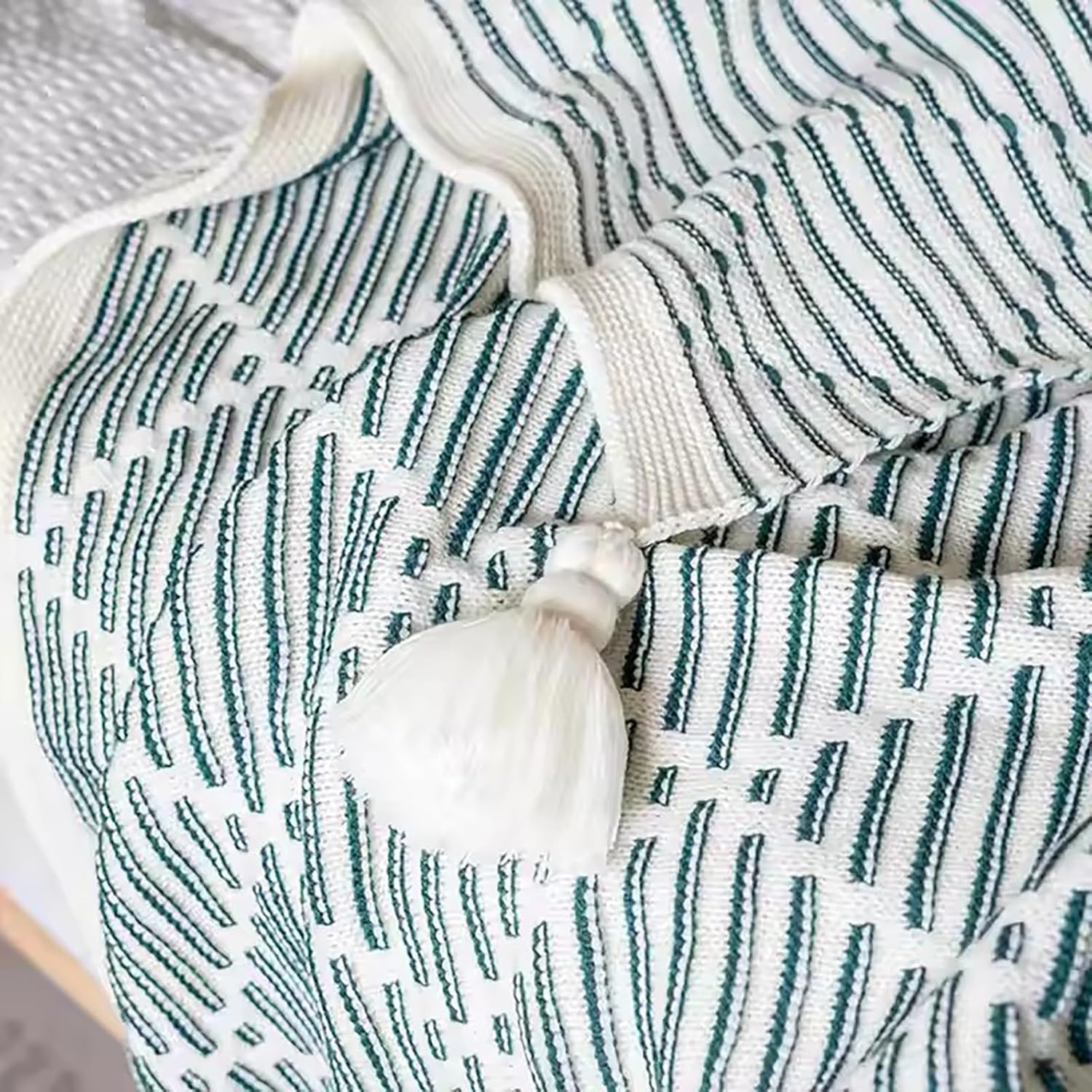 Fringed Bed Runner Durable Stretch Fabric for Bed Protection