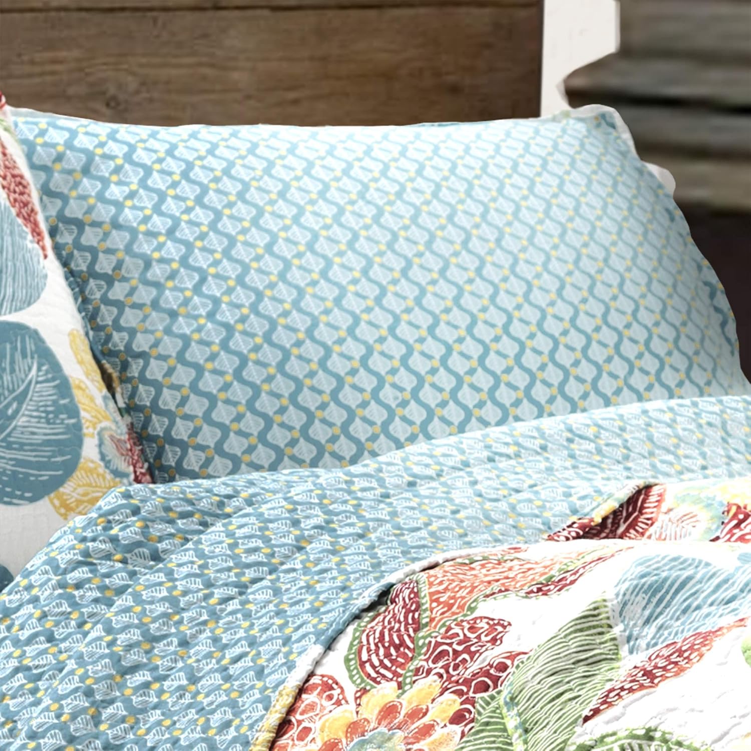 Lush Decor Layla Quilt Floral Leaf Print King Set