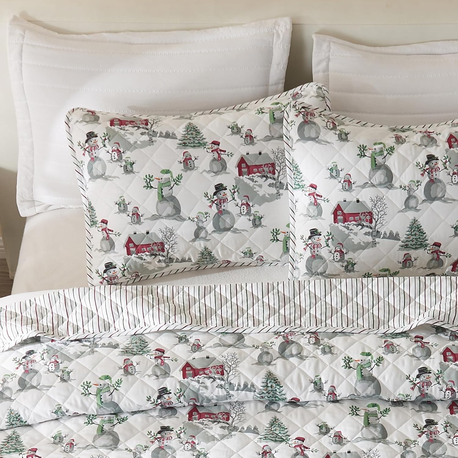 Great Bay Home King Christmas Quilt Set with Shams