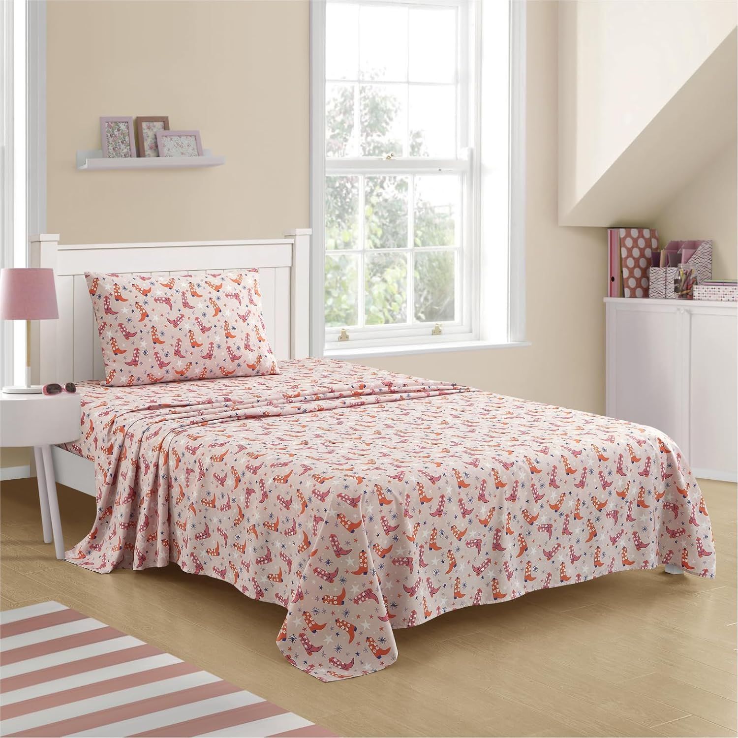 Urban Lifestyle 3 Piece Twin Sheet Set with Cowboy Boots Design