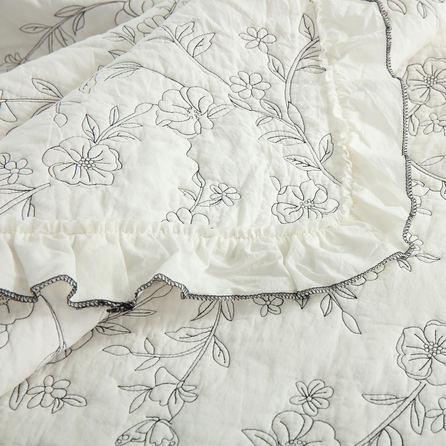 MarCielo 3-Piece Cotton Quilt Set with Embroidery