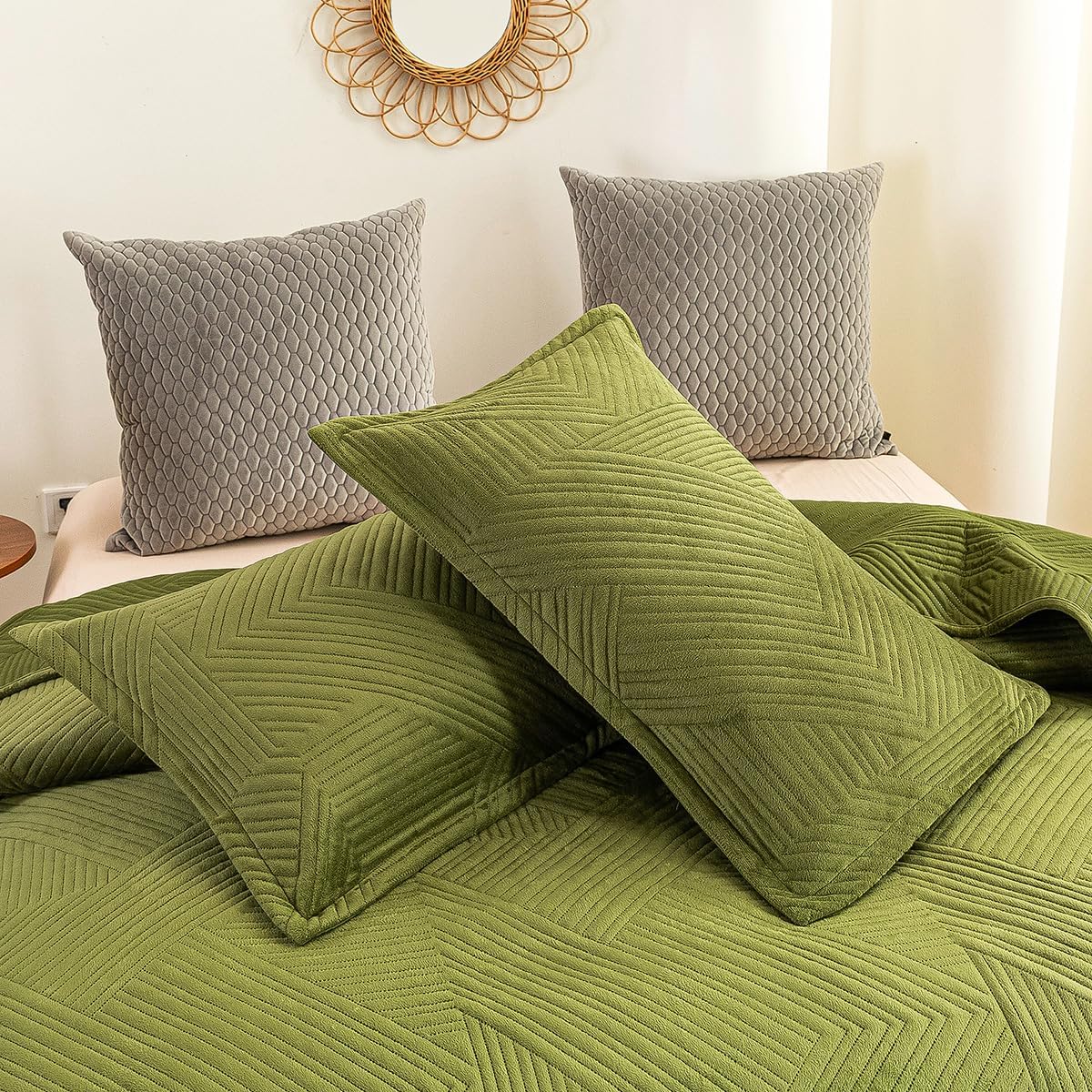 JiaPoem Quilt Set Bedspread - Lightweight Microfiber Coin Pattern 3 Piece