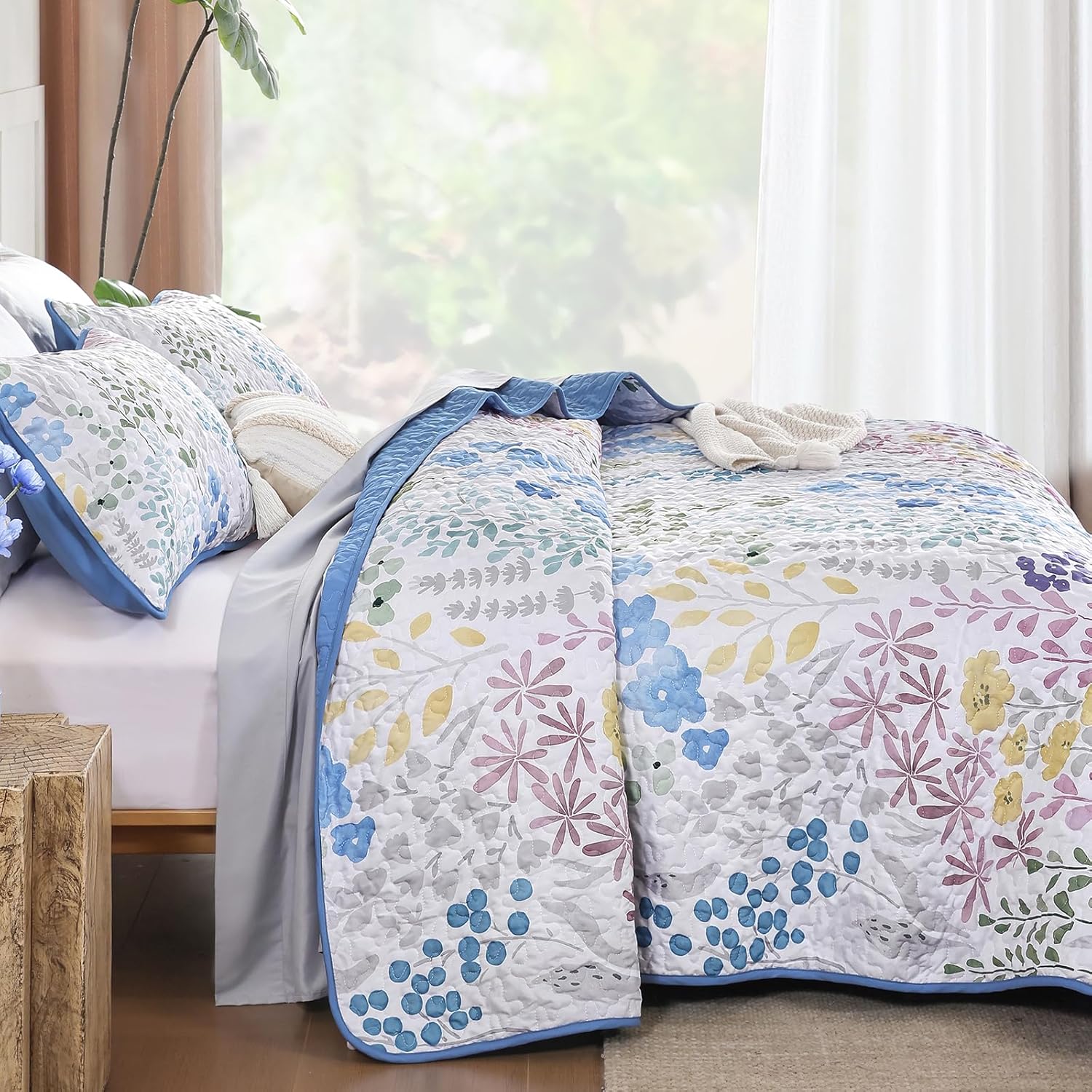 Xruibed Blue Floral Quilt Set 3 Piece King Size 1