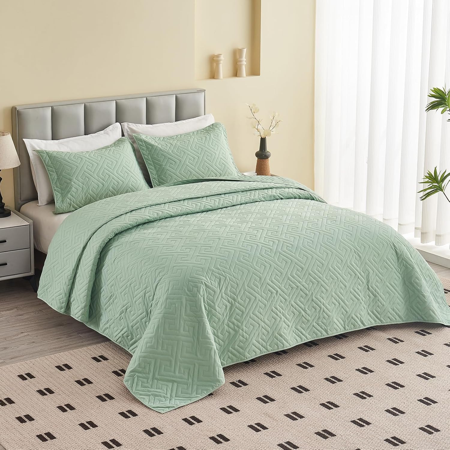 Oversized King Bedspread 128x120 Green Quilted Reversible Comforter Set