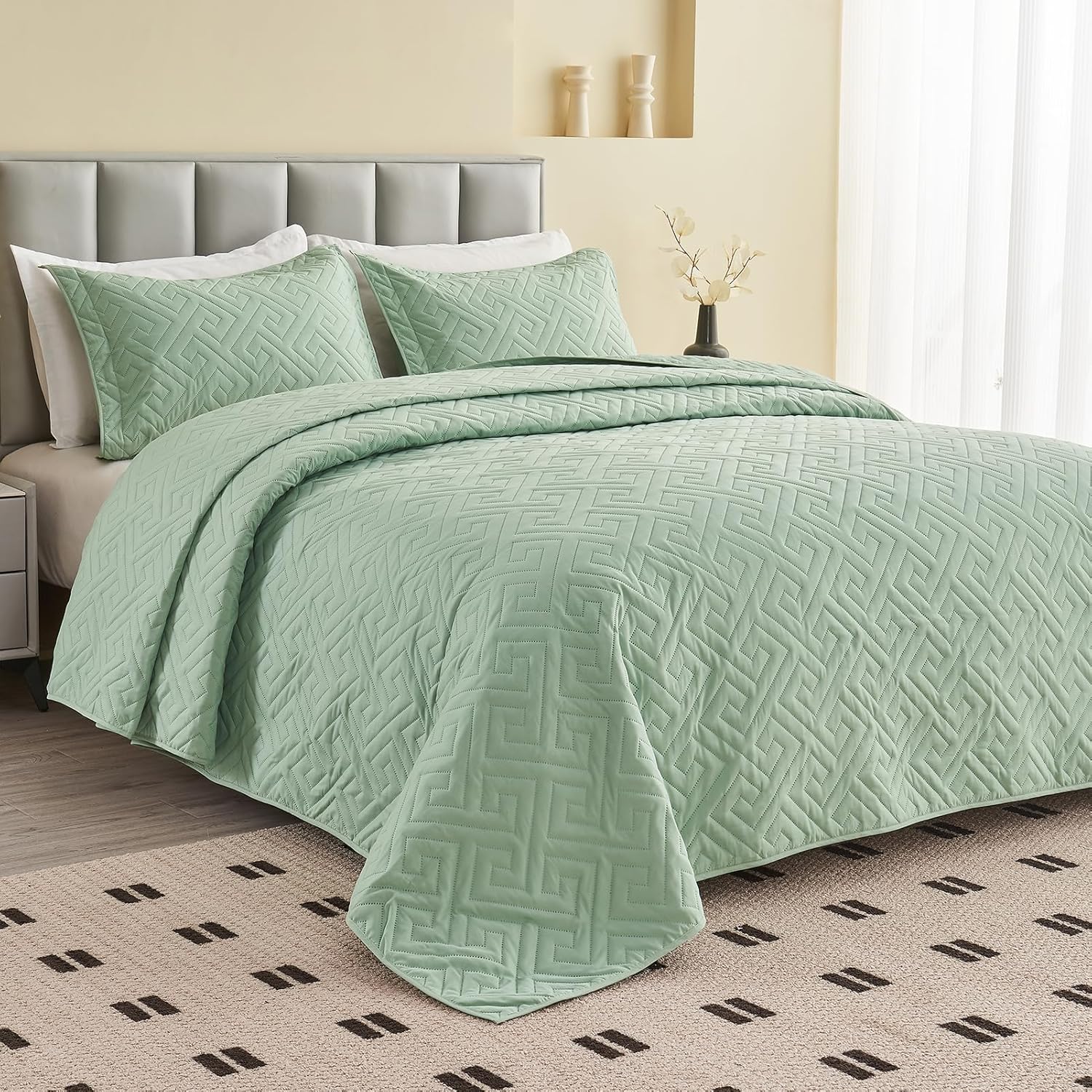 Oversized King Bedspread 128x120 Green Quilted Reversible Comforter Set