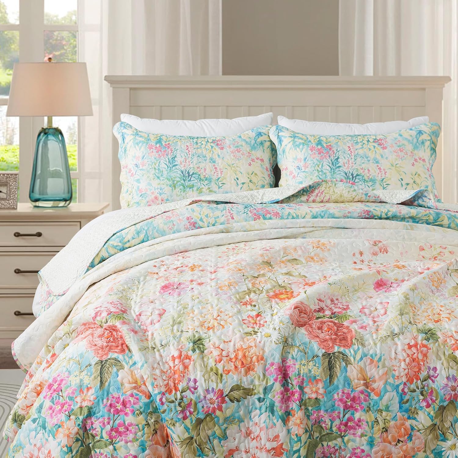 Travan Bedding Set - King Quilt Set with 2 Shams Dream Garden-Champagne
