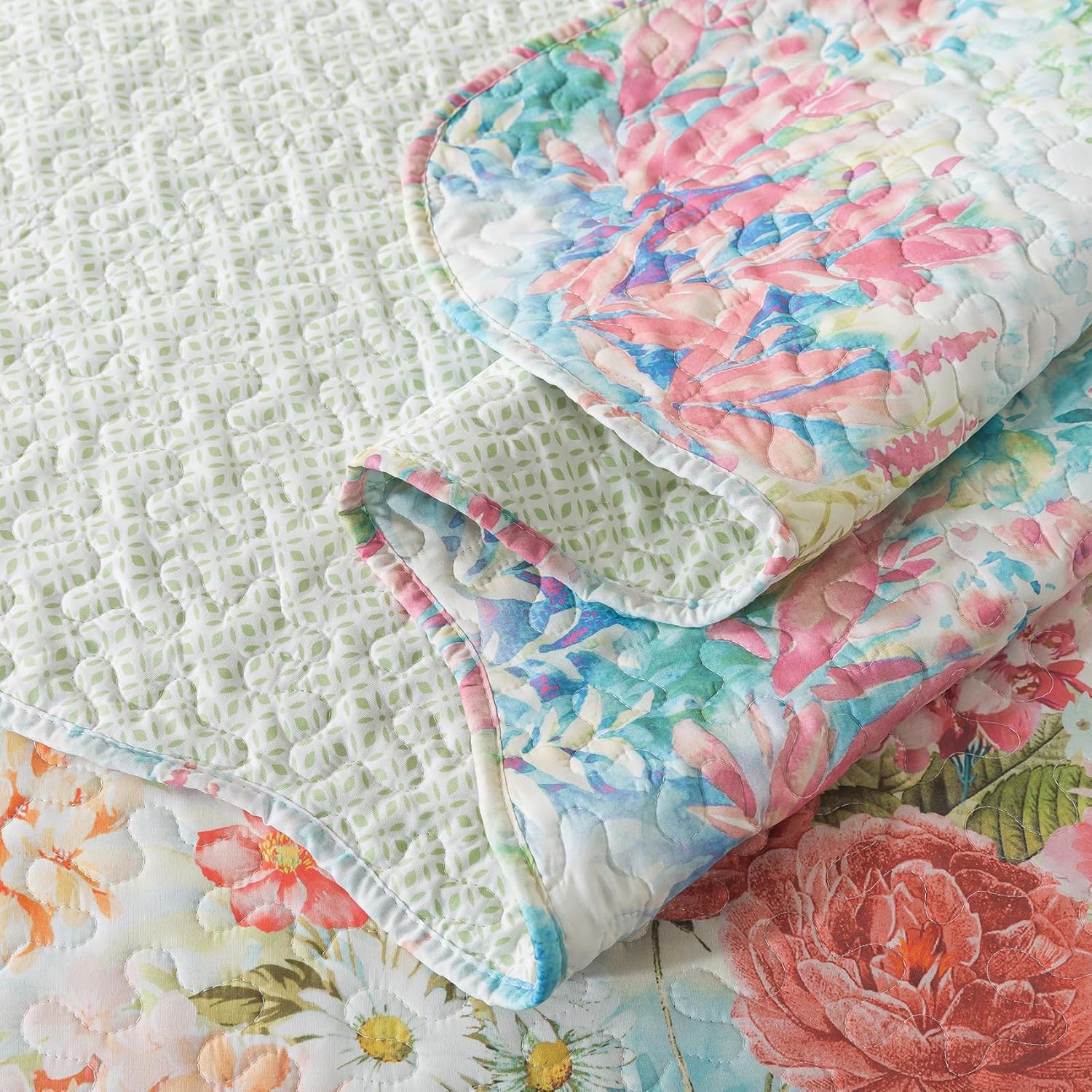 Travan Bedding Set - King Quilt Set with 2 Shams Dream Garden-Champagne