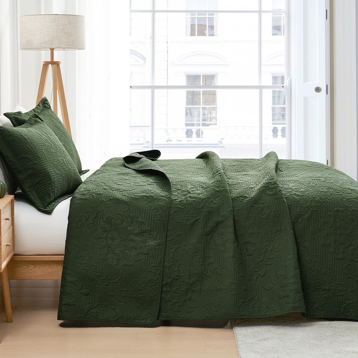 Hansleep Olive Green Quilt Queen Set - Damask Ultra Soft Bedspread 2 Pillow Shams