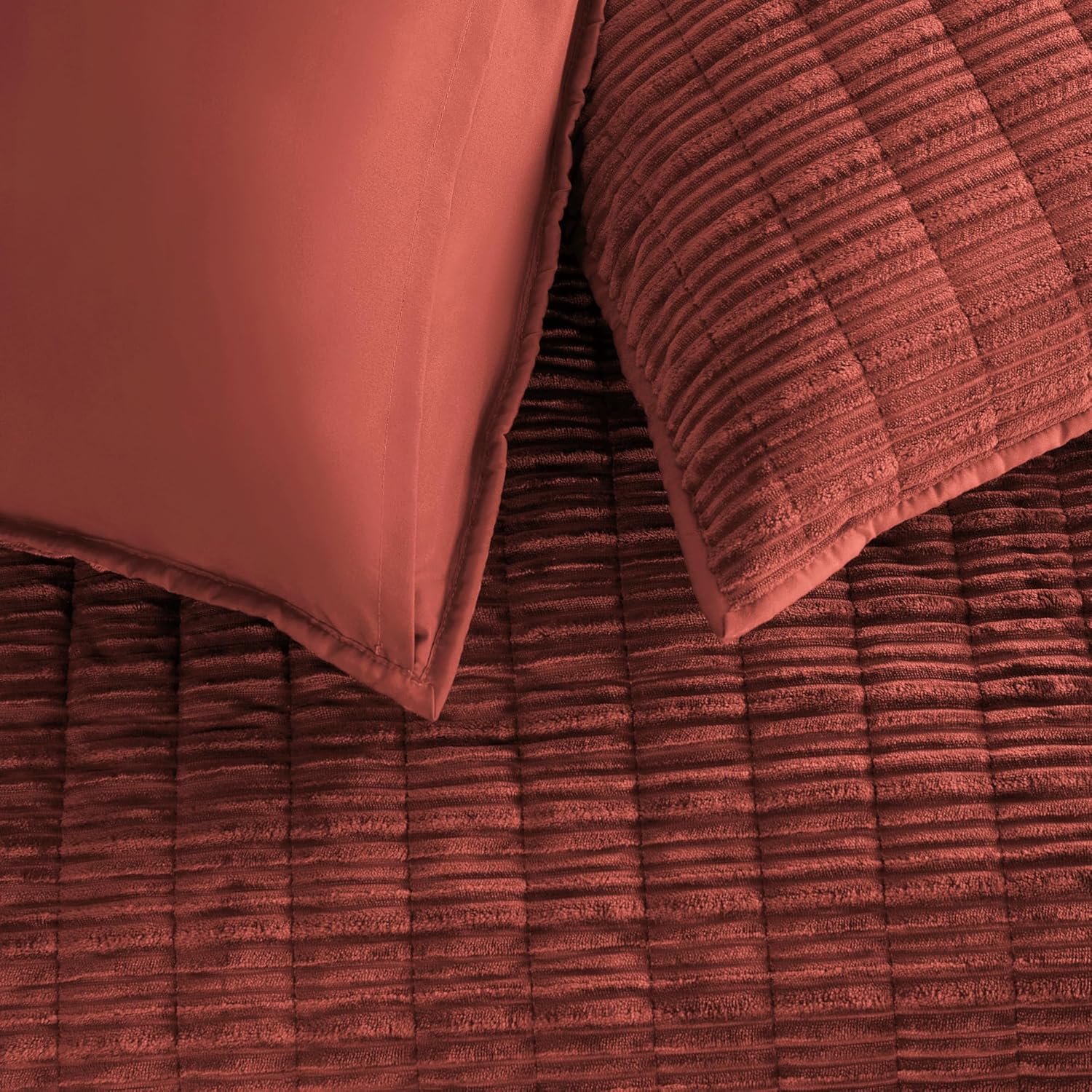 Wonderful Luxury Velvet Striped Quilt Set - King Size 106x94