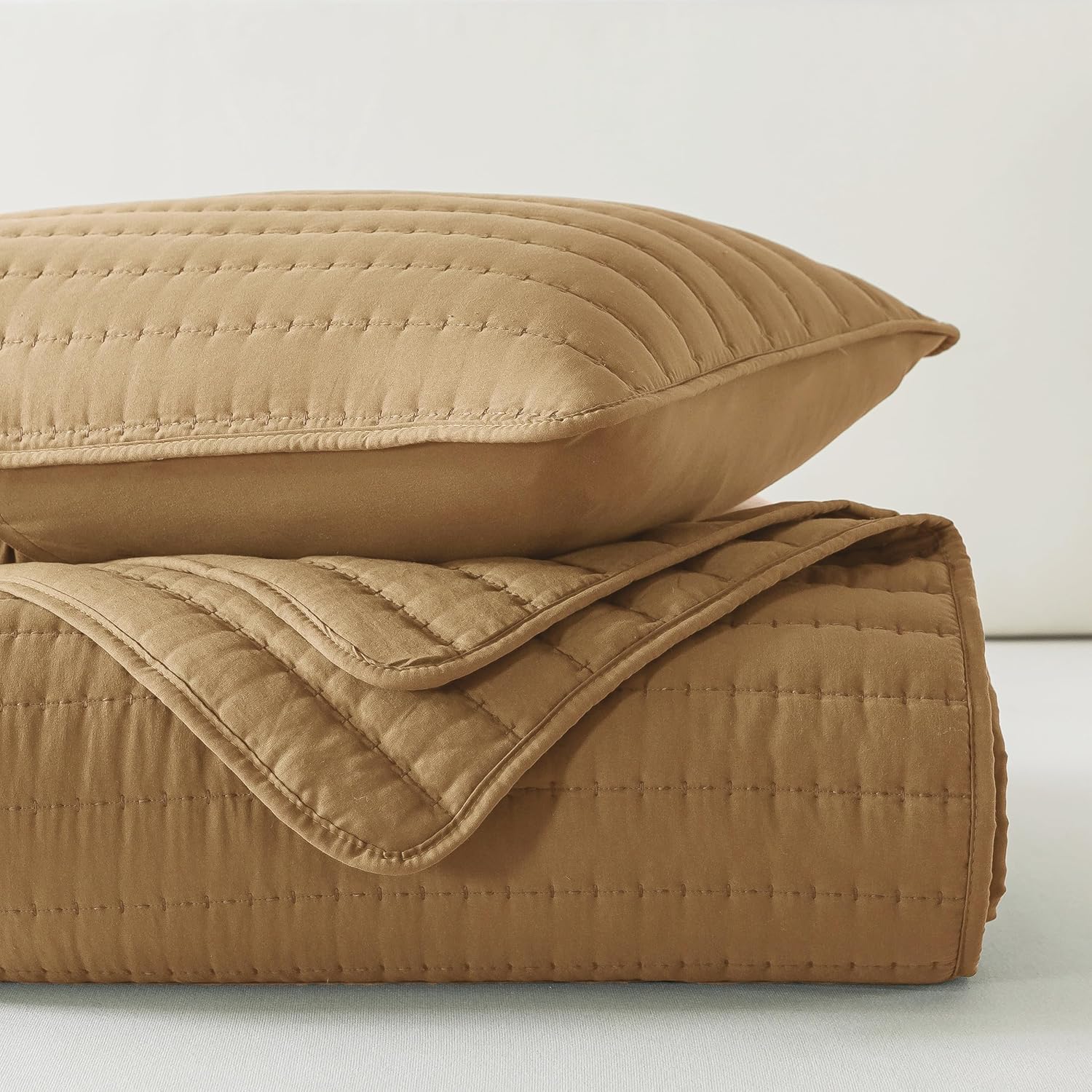 ROARINGWILD Pumpkin Yellow Twin Quilt Set with Pillow Sham 1