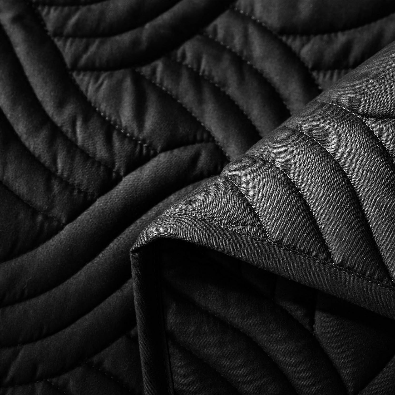 Whale Flotilla Twin XL Quilt Bedding Set Black with 1 Pillow Sham