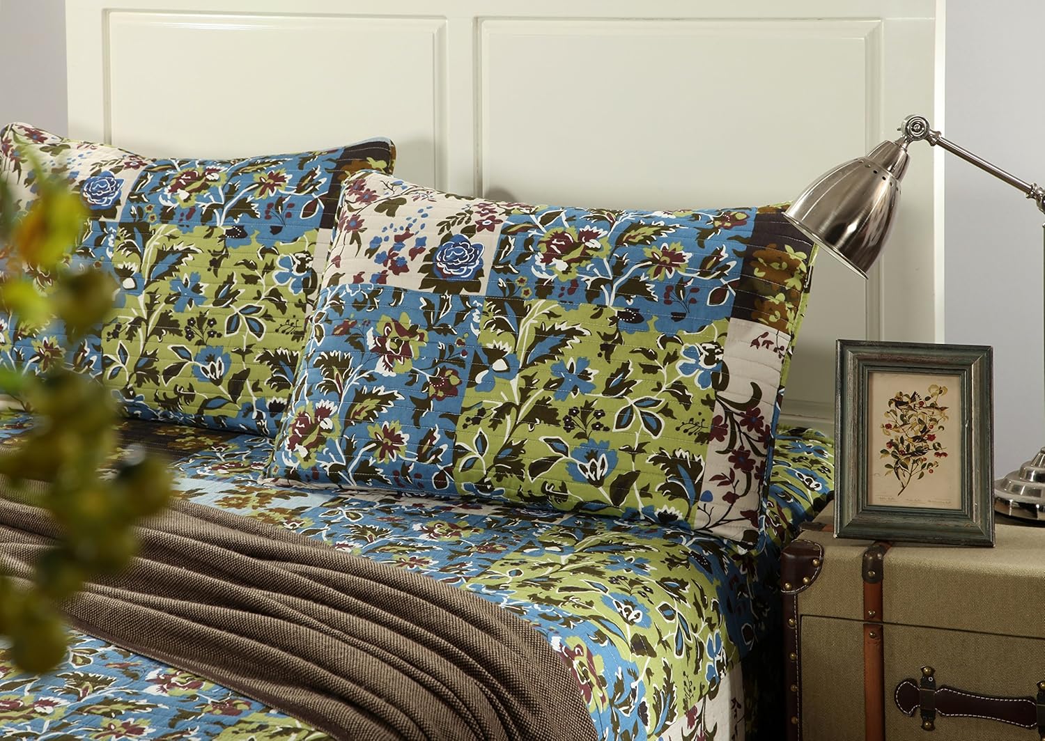 Tache Queen Quilt Set with Shams - Lost Forest