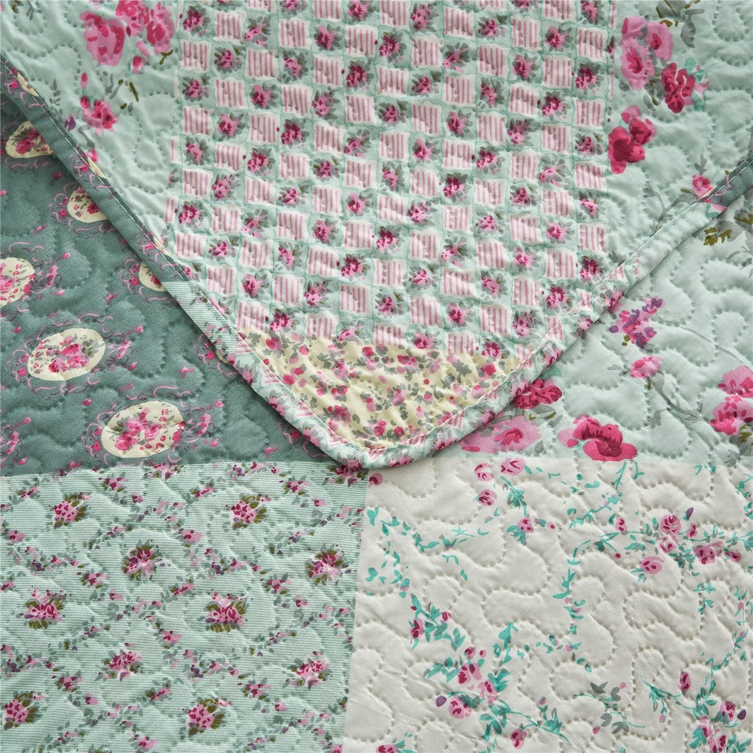 MERRY HOME Quilt Set with 2 Pillow Shams - Floral Plaid Queen Bedding