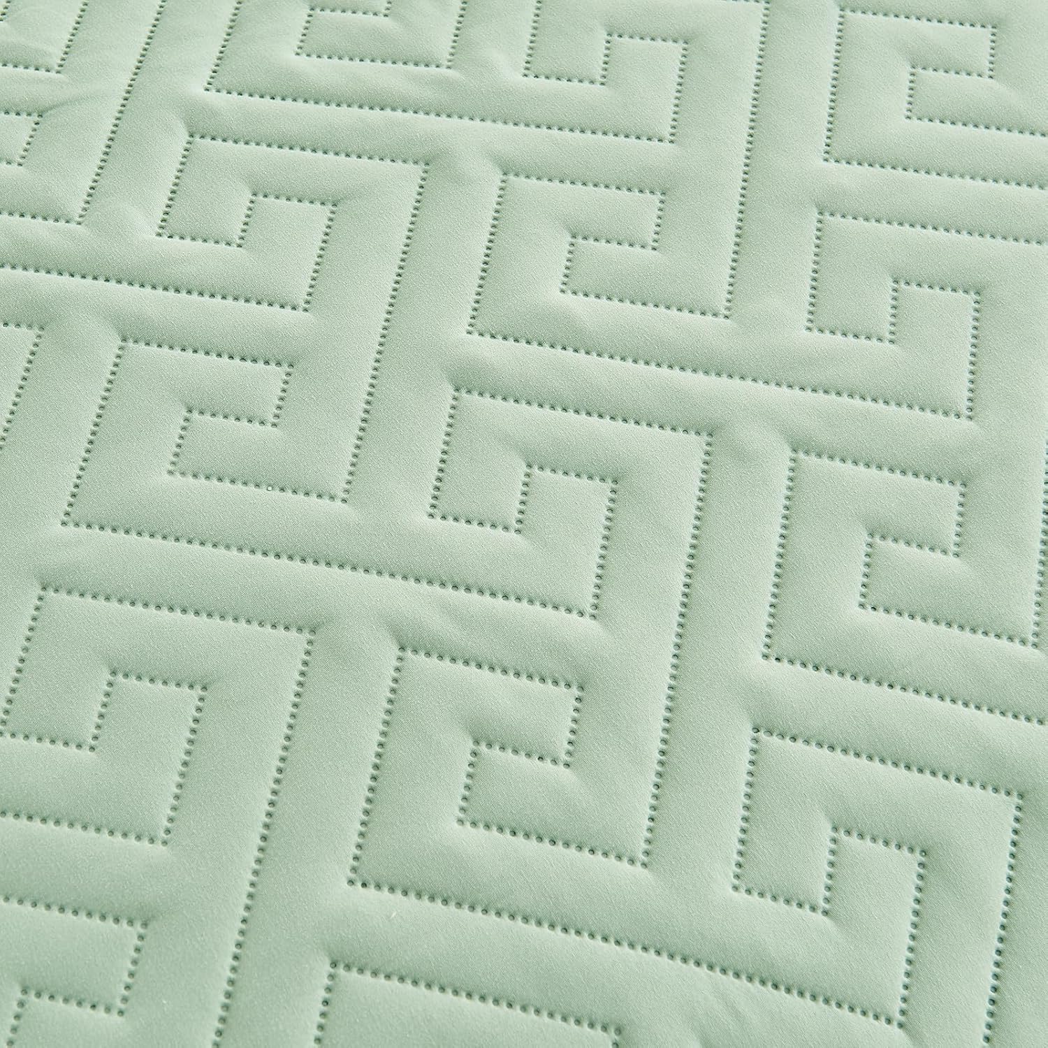 Oversized King Bedspread 128x120 Green Quilted Reversible Comforter Set