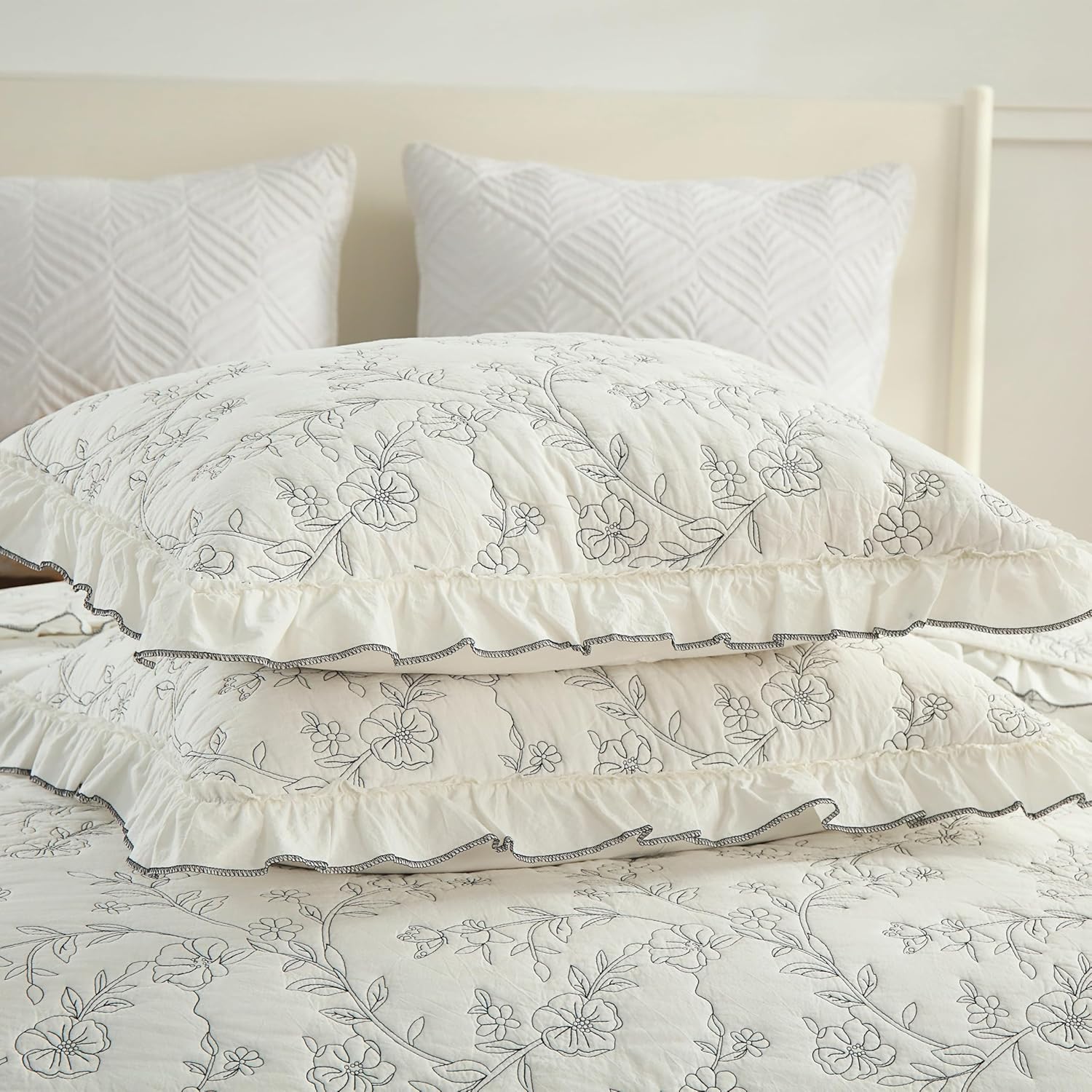 MarCielo 3-Piece Cotton Quilt Set with Embroidery