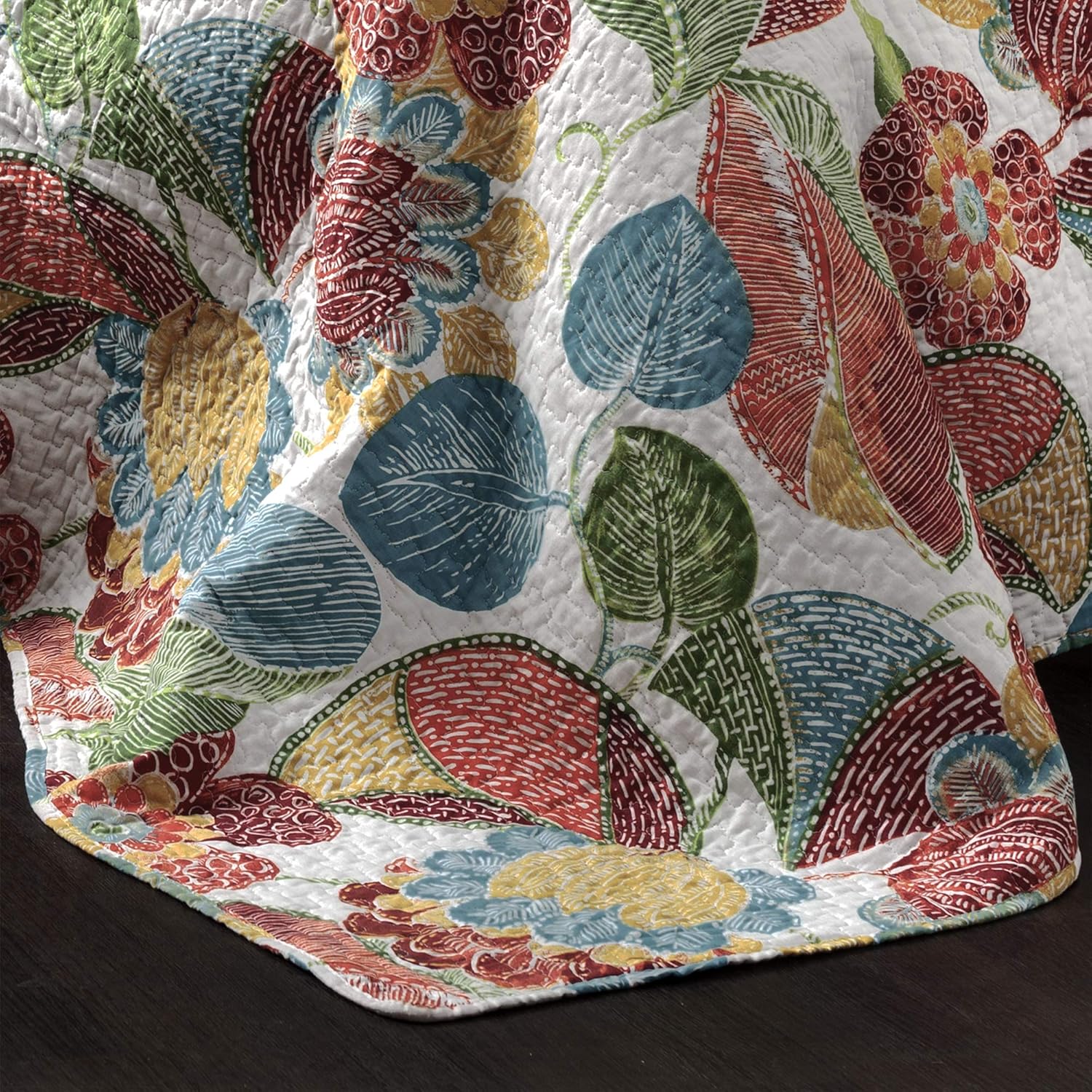 Lush Decor Layla Quilt Floral Leaf Print King Set