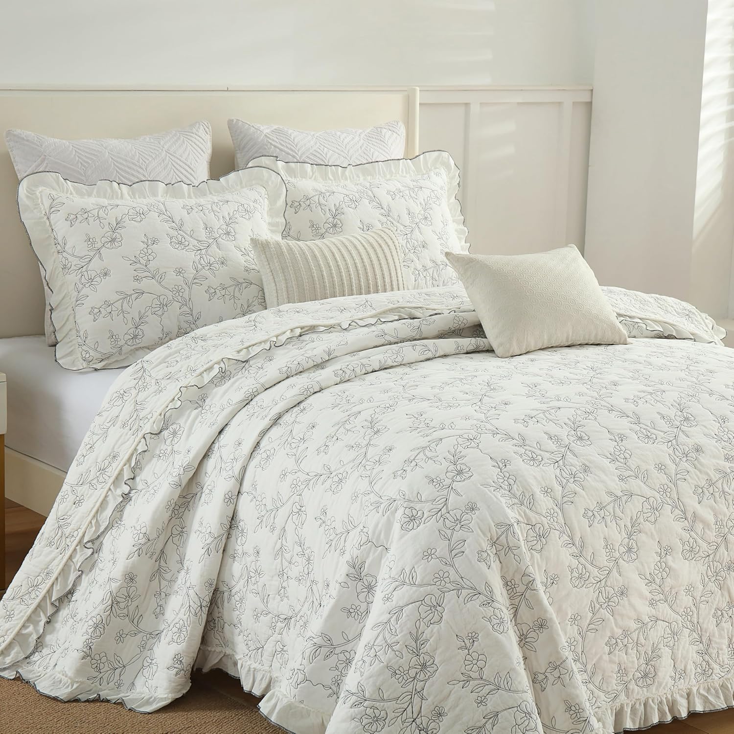 MarCielo 3-Piece Cotton Quilt Set with Embroidery
