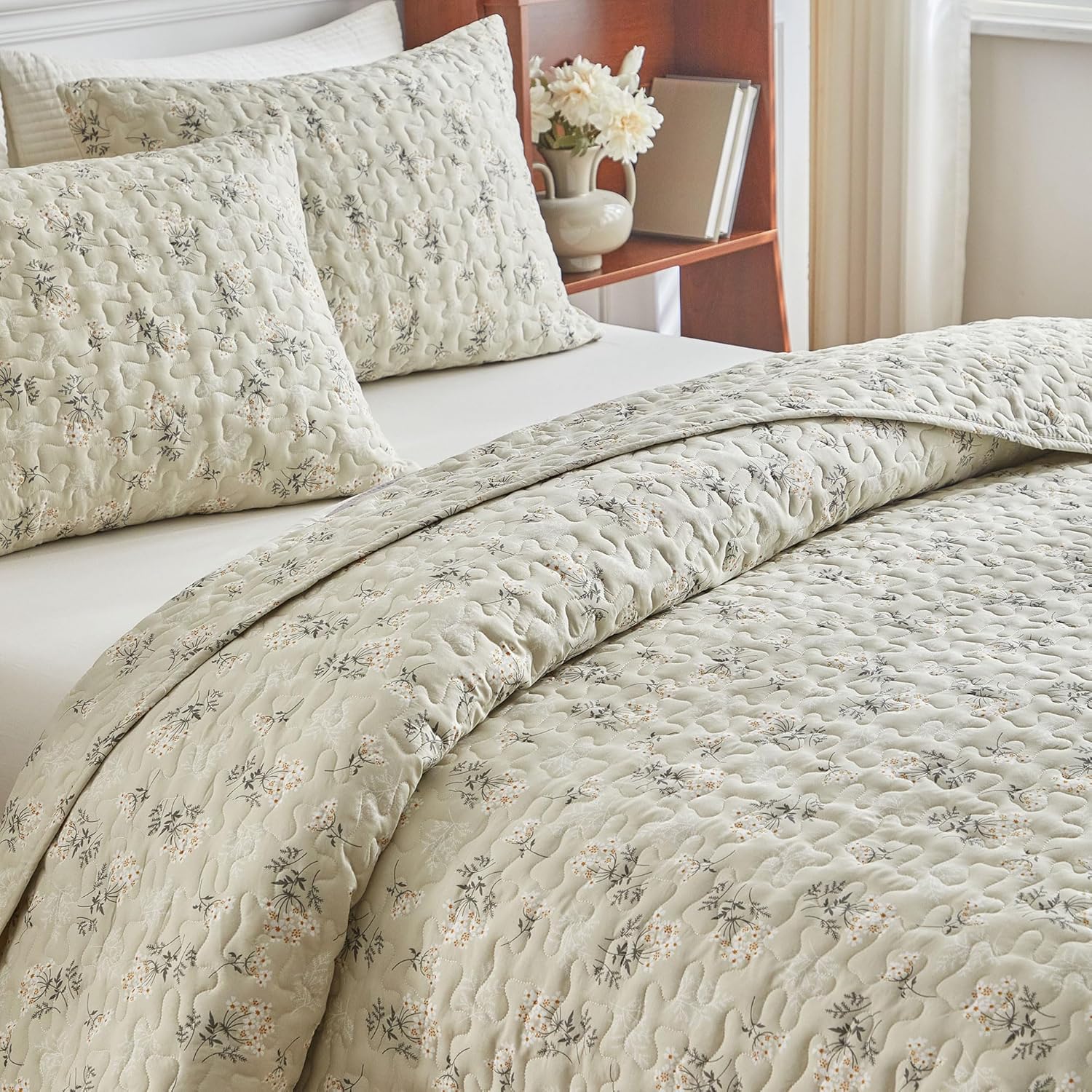 EAVD Boho Floral Queen Quilt Set with 2 Pillow Shams